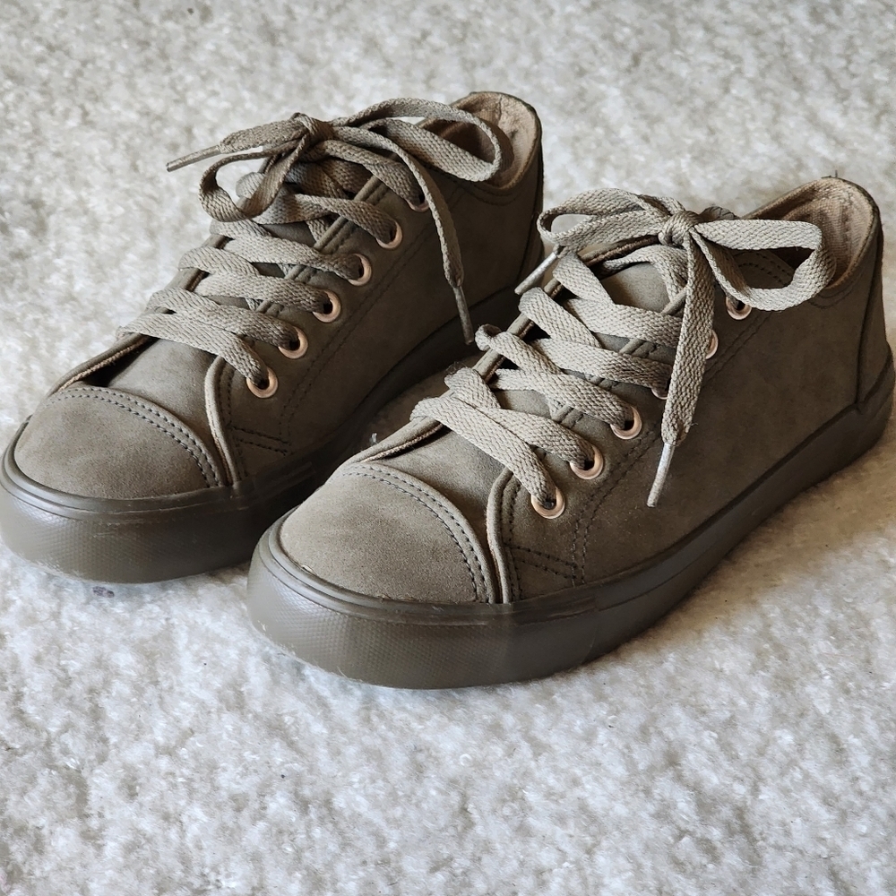 Casual Women's Sneakers in Taupe